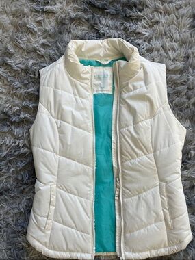 Aeropostale Cream Quilted Puffer Vest with Turquoise Lining